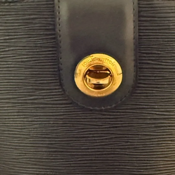 NWOT *Authentic* Louis Vuitton Black Vintage Cluny Epi Leather Shoulder Bag - Picture 8 of 9